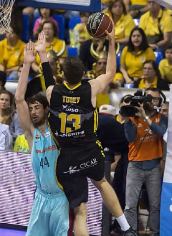 Iberostar Tenerife se convierte en la bestia negra del FCB Lassa (86-81)