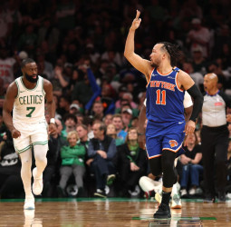 Los Knicks resucitan en el Garden y llevan el primer asalto, 108-105 [0-1]