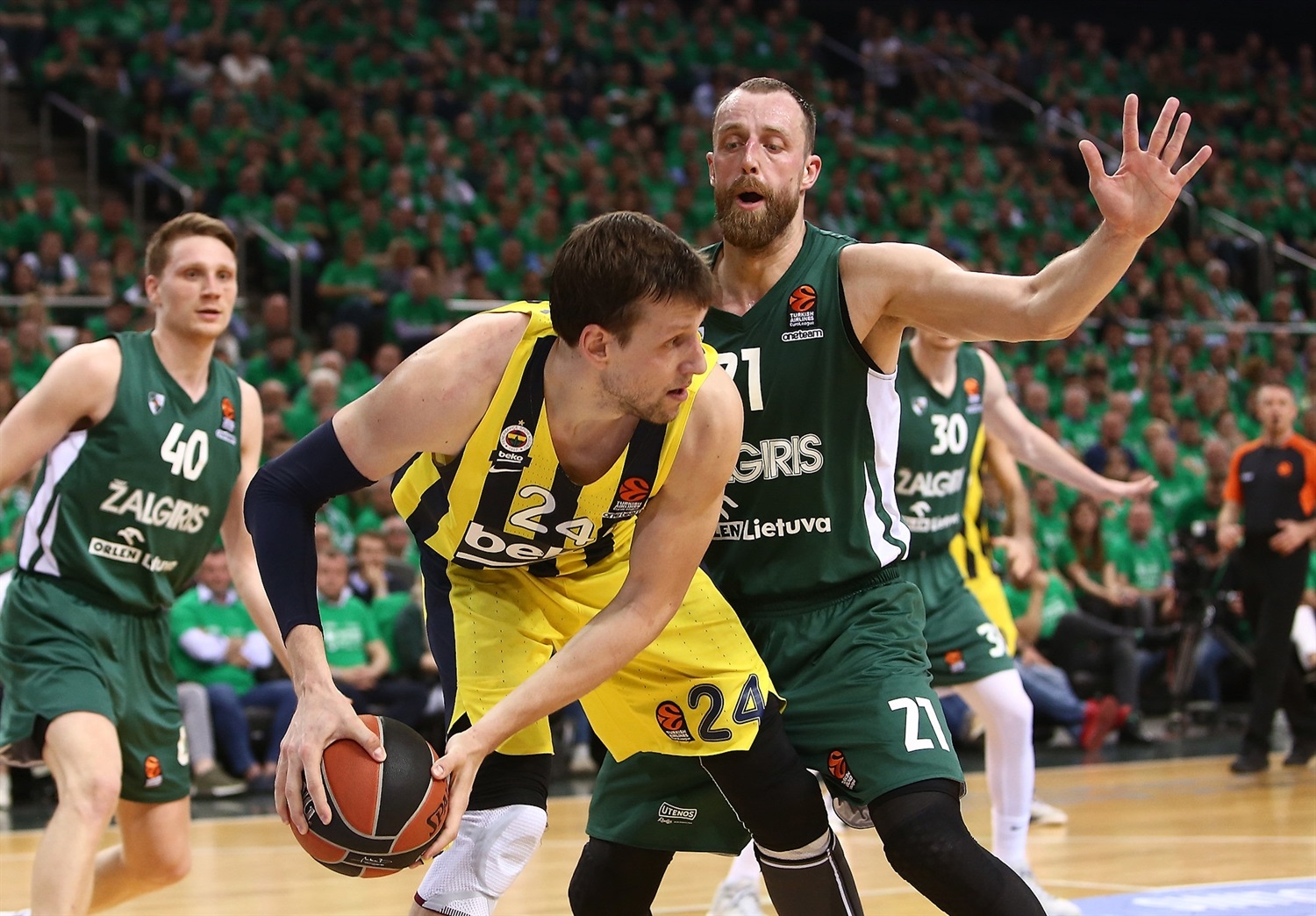 Zalgiris y Fenerbahce se enfrentan en Kaunas