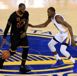 Cuando los Golden State Warriors lo dominaron todo (II) [Años 2017 y 2018]