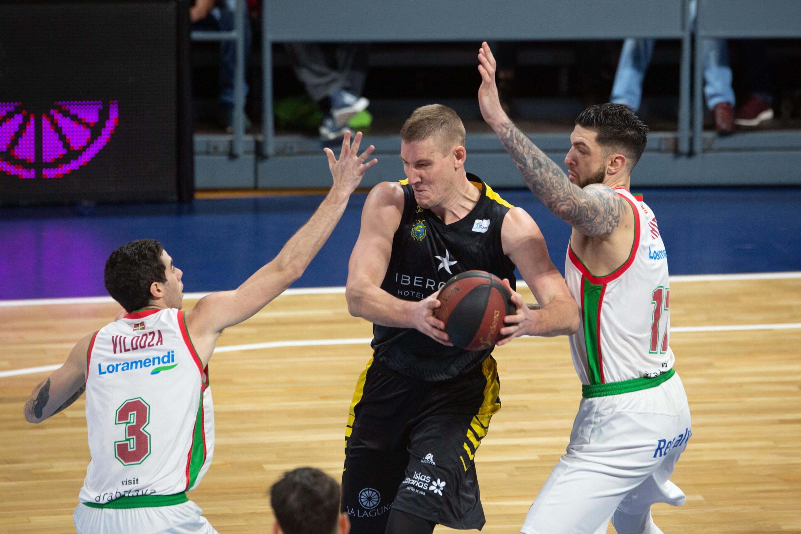 Energia y fortaleza colectiva para visitar a uno de los "cocos" de la ACB