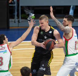 Energia y fortaleza colectiva para visitar a uno de los "cocos" de la ACB