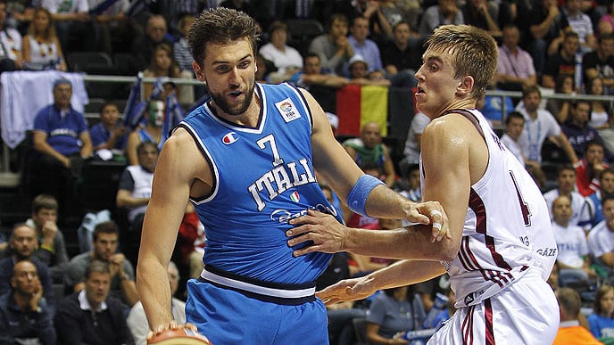 Bargnani: "Estoy muy feliz de ser parte de un club grande e histórico"