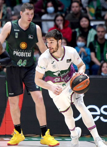 El Joventut se convierte en equipo de playoff tras derrotar a Unicaja (76-70)