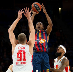Victoria coral de KIROLBET Baskonia ante Estrella Roja (71-56)