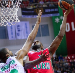 El Darussafaka, un juguete en manos del Lokomotiv (82-58)