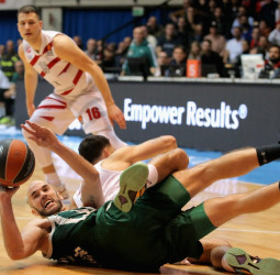 El Panathinaikos se mete en playoffs a ritmo de un Calathes total (83-95)