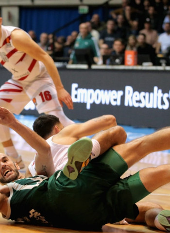 El Panathinaikos se mete en playoffs a ritmo de un Calathes total (83-95)