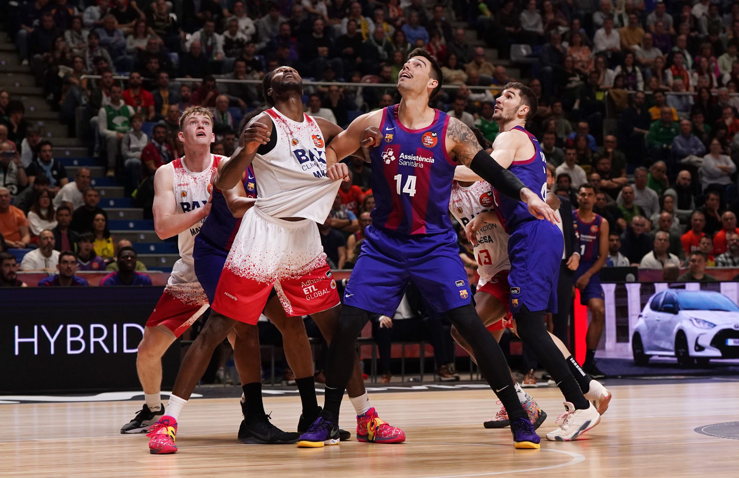 Laprovittola y Parker desactivan el plan del Manresa, 102-91