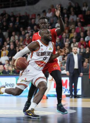 Obi Emegano, cerca del Montakit Fuenlabrada