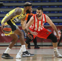 Lorenzo Brown sentencia a su ex Estrella Roja (71-73)