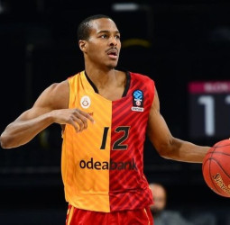 Alex Renfroe refuerza al Avellino de cara a los playoffs