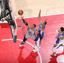 La lesión de Embiid marca el partido (122-114) [3-1]