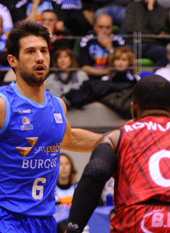 Cita imperdible de baloncesto en el Coliseum