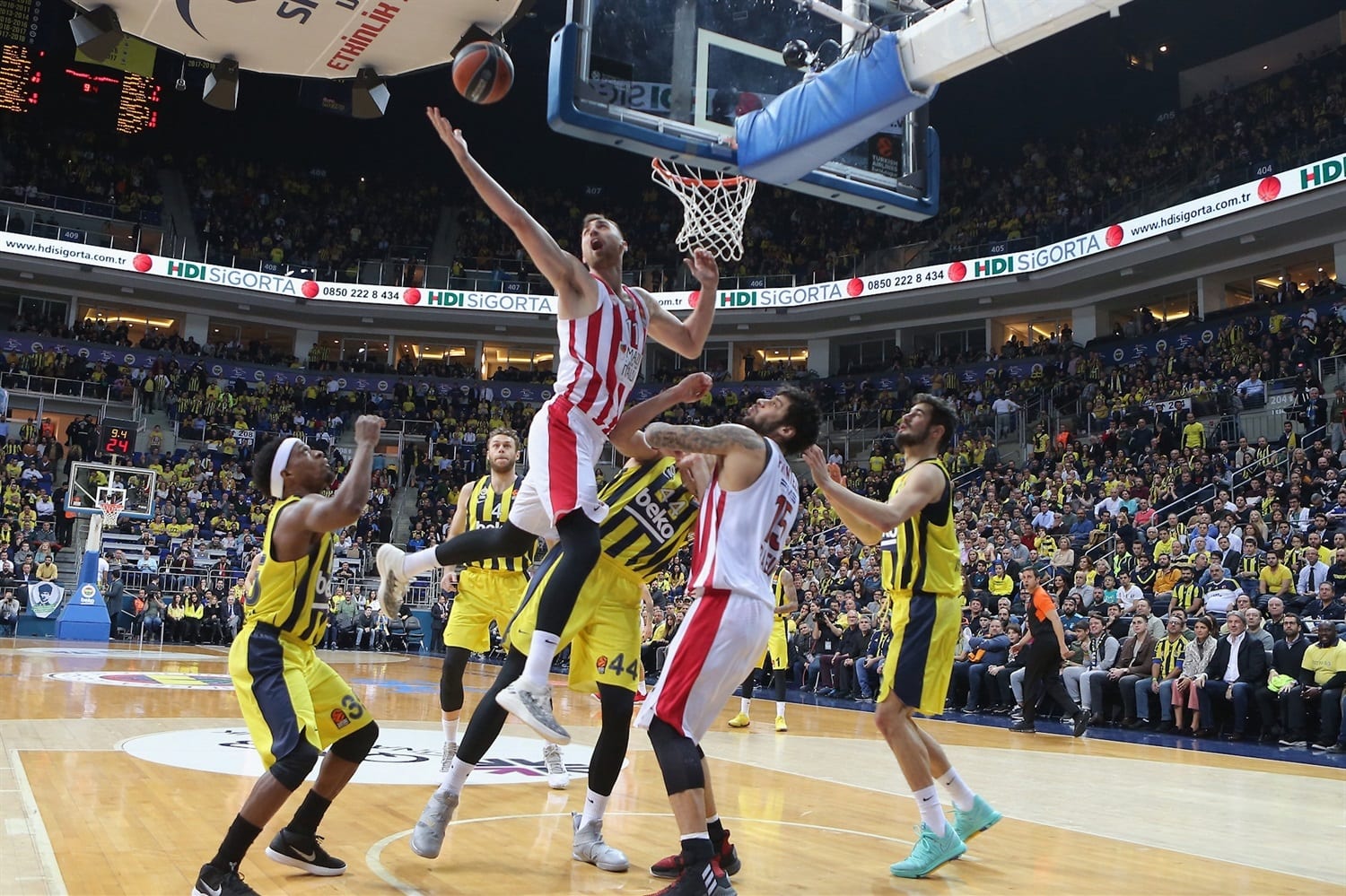 Olympiacos no pudo hacer demasiado ante un Fenerbahce superior (90-75)