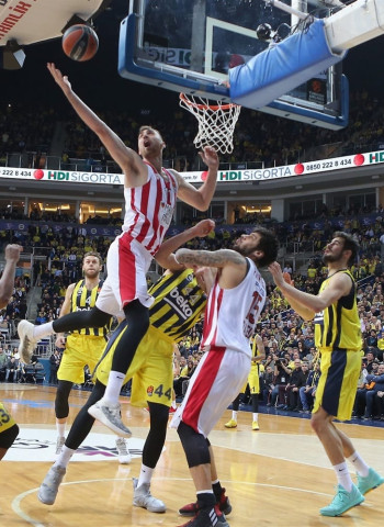 Olympiacos no pudo hacer demasiado ante un Fenerbahce superior (90-75)