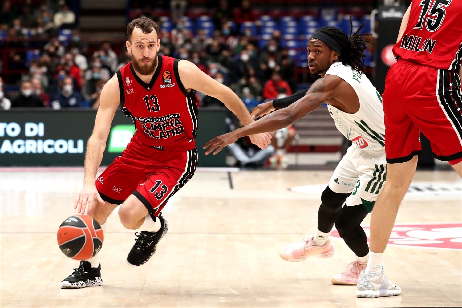 El Milan arrasa con el Panathinaikos y sigue en racha (75-54)