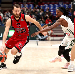 El Milan arrasa con el Panathinaikos y sigue en racha (75-54)