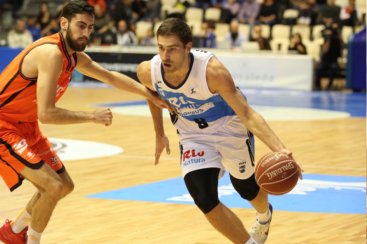 El Rio Natura Monbus Obradoiro amplía un mes el contrato a Osvaldas Matulionis