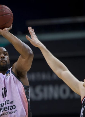 La defensa del Valencia sella en Vilnius el pase a semifinales (56-71)