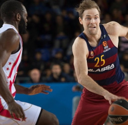 Victoria intrascendente y sin brillo pero balsámica para un FC Barcelona liderado por Perperoglou y Koponen (67-54)