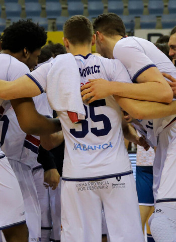 Monbus Obradoiro coge aire tras ganar al Acunsa Gipuzkoa Basket (66-79)
