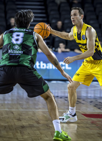 El Lenovo Tenerife cae en la pista del Darüssafaka (88-84)