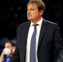 Ataman se queja de que el Zalgiris pueda jugar con público en las gradas