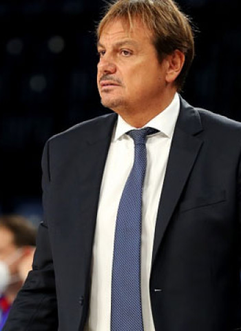 Ataman se queja de que el Zalgiris pueda jugar con público en las gradas