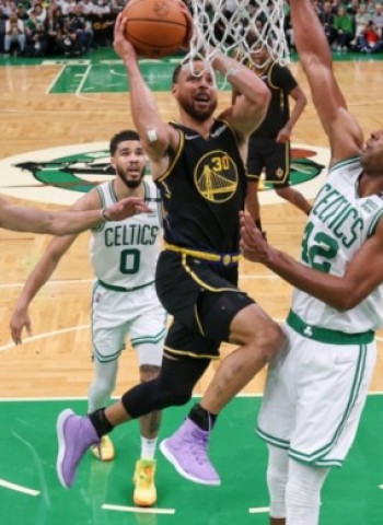 [2-2] Un Curry sideral empata la final (107-97)