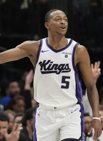 Fox se encarga de enfriar un poco a Doncic