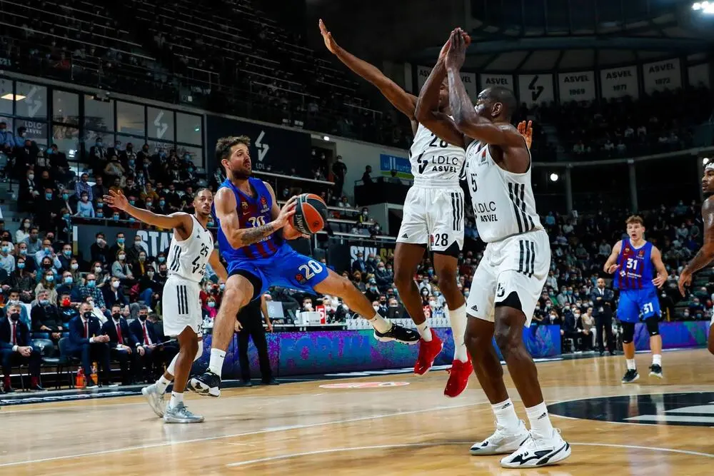 El mejor Laprovittola resuelve ante el ASVEL Villeurbanne (60-80)