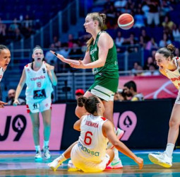 España deslumbra al WiZink Center y logra el pase a las semifinales