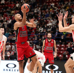 Armani Milán mantiene su paso firme y se coloca líder (79-62)