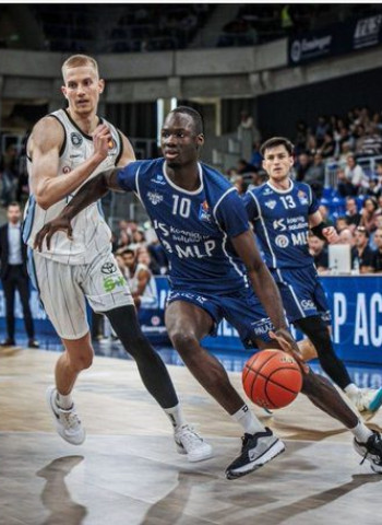 Bakary Dibba, a flecos de fichar por el  Río Breogán