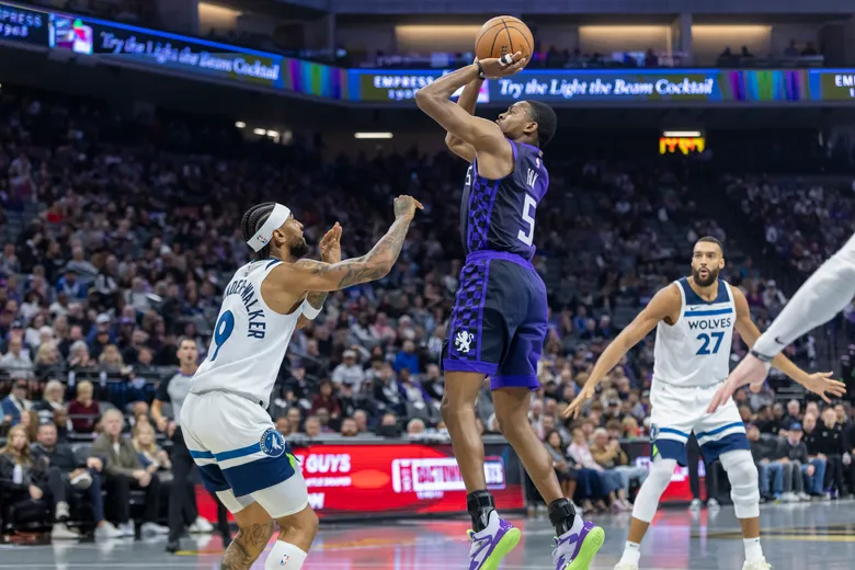 Los 60 de Fox no llegan para ganar a los Wolves, 130-126