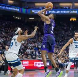Los 60 de Fox no llegan para ganar a los Wolves, 130-126
