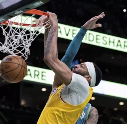 Anthony Davis pasa como un ciclón por Carolina del Norte
