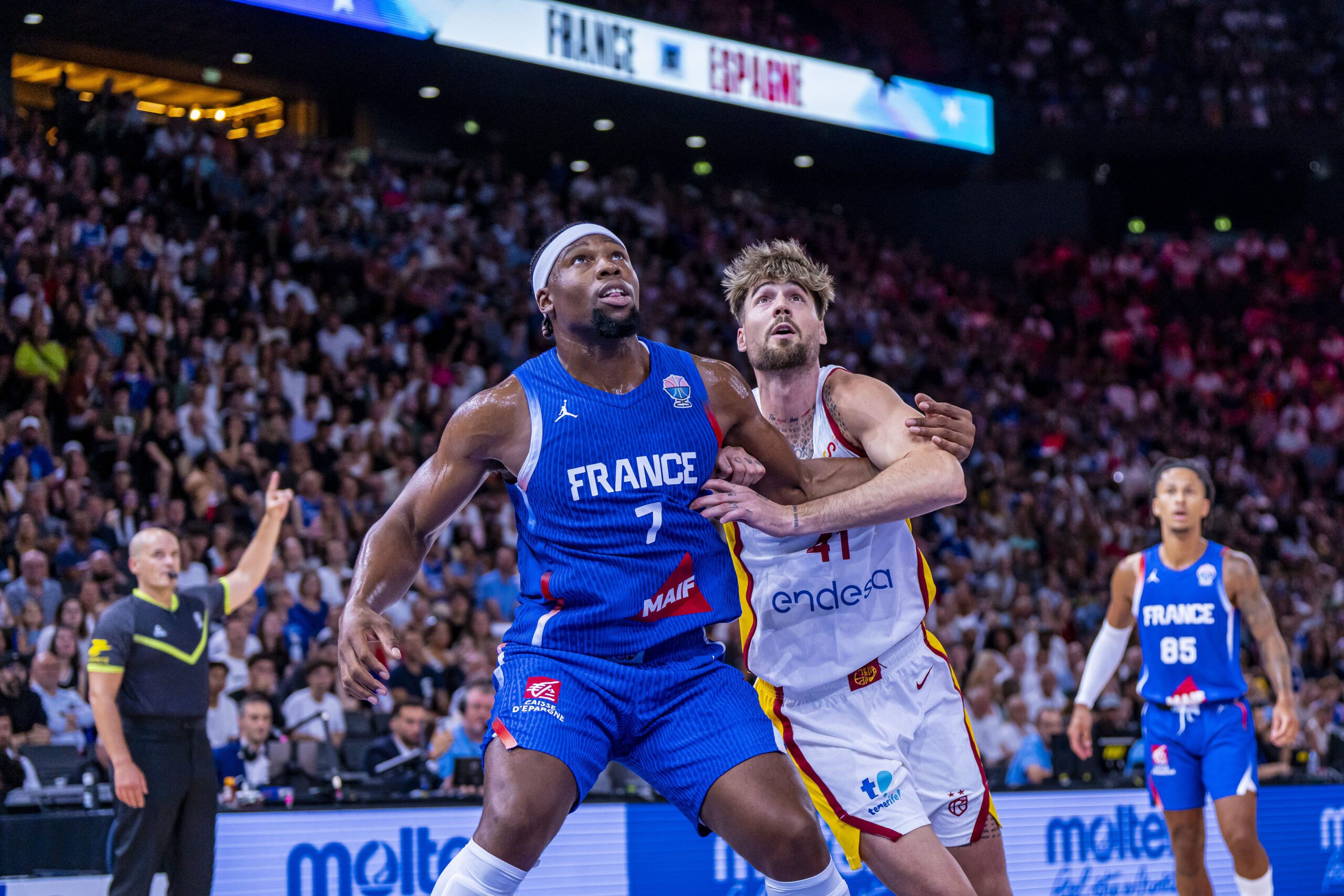 España compite y brilla en París, pero cae ante Francia y suma dos nuevas lesiones, 78-73