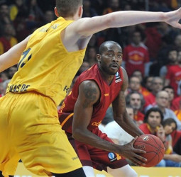 El Herbalife Gran Canaria tendrá que remontar 14 puntos (89-75)