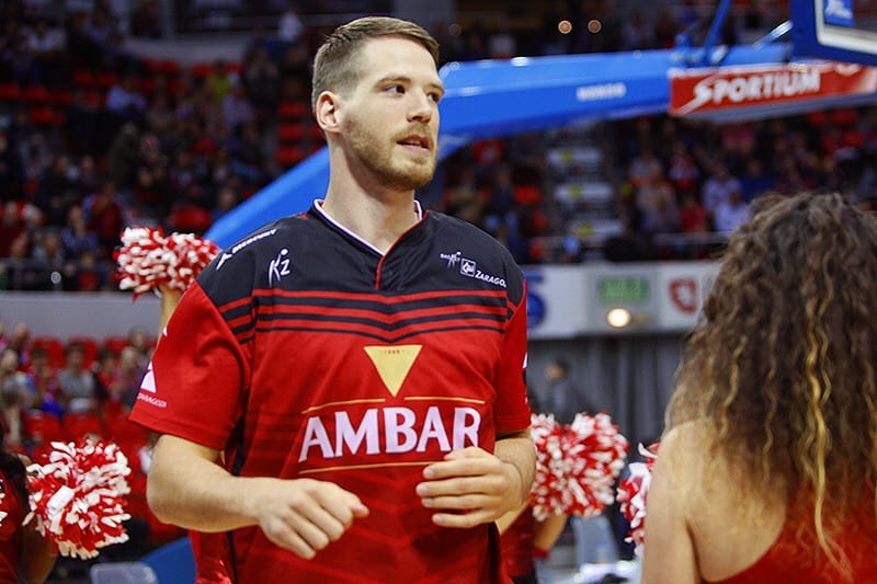 Linhart sufre una lesión muscular en el glúteo