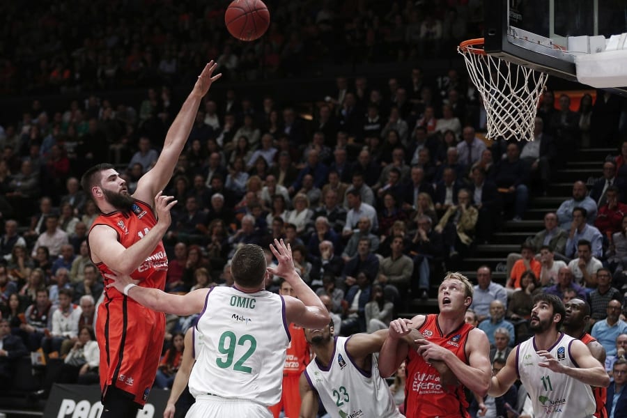 Valencia Basket golpea primero (68-62) y pone el 1-0