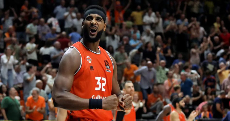 Partizan ficha a Brandon Davies