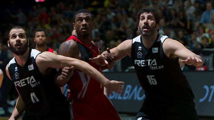 El UCAM Murcia mantiene la ilusión del Playoff (73-82)