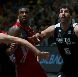 El UCAM Murcia mantiene la ilusión del Playoff (73-82)