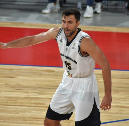 Emanuel Cate, cerca del BAXI Manresa