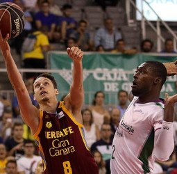 Herbalife Gran Canaria se lleva un partidazo contra Unicaja (109-110)