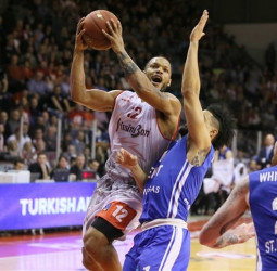 Bayern y Reggio Emilia, completan las semifinales de la EuroCup