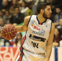Pepe Pozas continuará al menos una temporada más en el Rio Natura Monbus Obradoiro