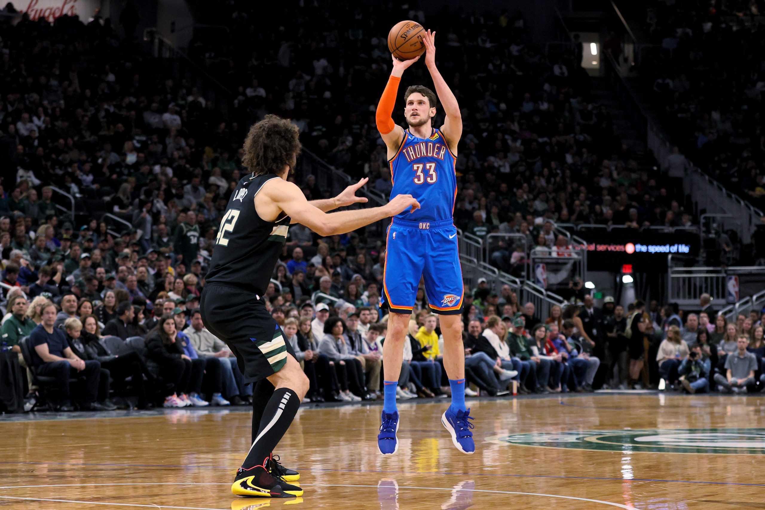 Mike Muscala pone rumbo a los Boston Celtics